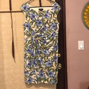 Sleeveless round collar cool dress